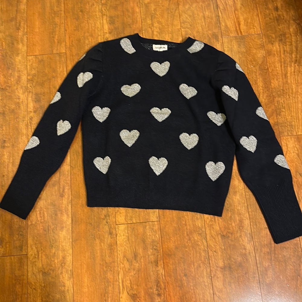 Flirty sweater relax fit. Navy with silver hearts